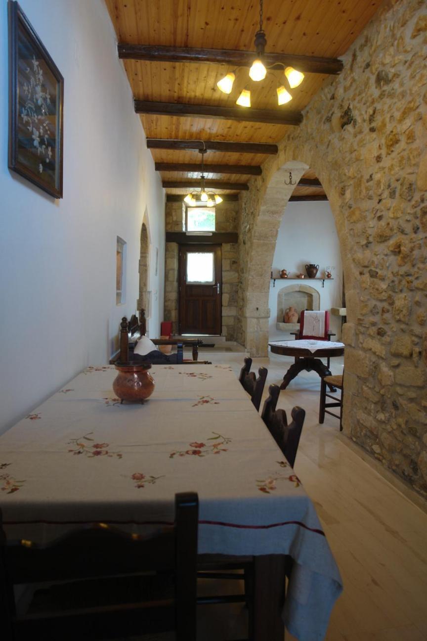 Villa Eleva Aryiroúpolis Extérieur photo